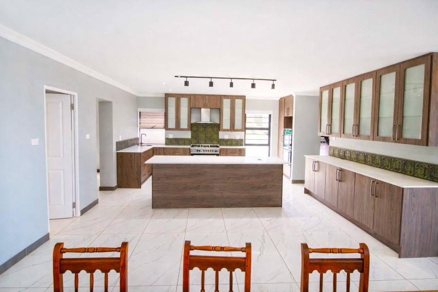4 Bedroom Property for Sale in Wavecrest Eastern Cape